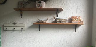 Anticafeneaua din școală. Un loc fain unde elevii și profesorii se întâlnesc la un ceai și dezbat idei
