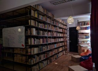 Biblioteca școlii, reamenajată de elevi: ”Este cu adevărat cea mai frumoasă sală din școală!”