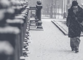 Mai multe școli din județul Timiș rămân închise și joi