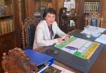 Silvia Mușătoiu, directoarea Colegiului Șincai, susținută de profesori în războiul cu Primăria sectorului 4: ”Nu ţin de scaun” Silvia Mușătoiu, director al Colegiului Național ”Gheorghe Șincai”