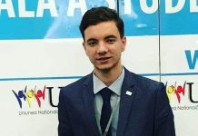 Un elev din Adjud a creat aplicația pentru mobil ”BAC de 10”. Andrei este olimpic și nu vrea să plece din țară