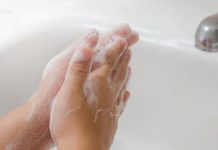 Epidemie de gripă. Recomandările dr. Adrian Streinu-Cercel: ”Nu duceți copiii la mall! Apa și săpunul sunt sfinte”