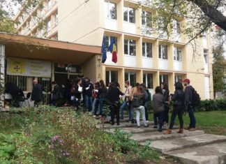 În ce condiții trăiesc studenții în căminele Universității București. Imagini din Grozăvești