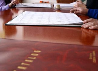 Decizie: Profesoarele pot rămâne în activitate, ca titular, până la 68 de ani. Care sunt condițiile