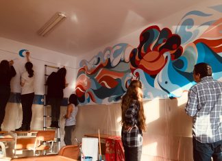 Picturi murale în clasă. Elevii unui liceu din Constanța și-au transformat sala în care învață într-un loc ”mai special”