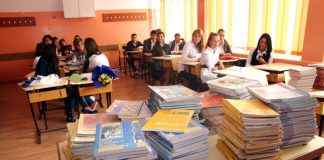 Autorii manualelor unice, cu greșeli multiple, au încasat şi 10.000 de euro. Răspunsul MEN la interpelarea unui senator