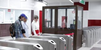 Abonamente la Metrou pentru elevi și studenți: Metrorex a deschis un nou punct de vânzare. Reacția elevilor