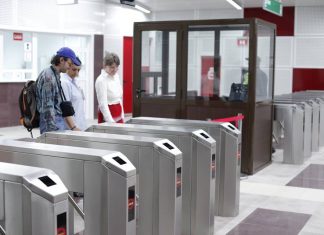 Abonamente la Metrou pentru elevi și studenți: Metrorex a deschis un nou punct de vânzare. Reacția elevilor