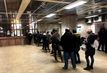 Aglomerație la casele speciale de bilete de la Metrou. Studenții cer Ministerului Transporturilor să ia măsuri