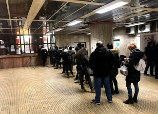 Aglomerație la casele speciale de bilete de la Metrou. Studenții cer Ministerului Transporturilor să ia măsuri