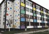 O școală îmbrăcată în culori, la Râmnicu Vâlcea. Ce i-a determinat pe profesori să facă schimbarea