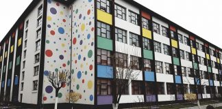 O școală îmbrăcată în culori, la Râmnicu Vâlcea. Ce i-a determinat pe profesori să facă schimbarea