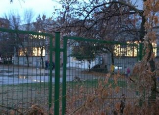Campanie pentru igiena în școli, lansată de elevii din Timiș. Imagini din toaletele unor licee FOTO