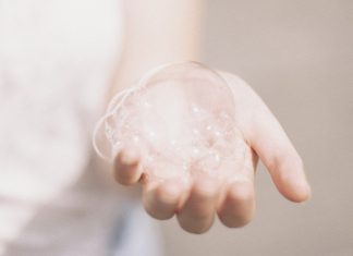 Replica părinților după ce ministrul Educației a spus că există săpun în toate școlile din Capitală: ”Da, pentru că noi cumpărăm!”