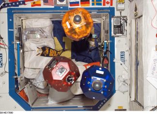 Elevi români, calificați în finala unui concurs NASA. Liceenii, nevoiți să strângă bani pentru a participa la competiție