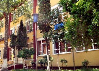 Cursuri suspendate la o școală din Suceava, după ce un elev a fost diagnosticat cu meningită