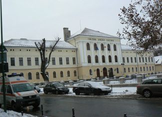Elevii de gimnaziu cu media generală sub 8.50, dați afară din școală la Brașov