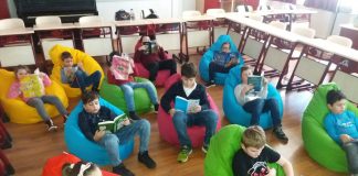 Școala prinde culoare. Liceul din Balș unde elevii citesc și se relaxează în fotolii-puf