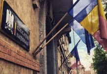 Zeci de profesori au venit la sediul MEN, nemulțumiți de schimbările propuse de minister