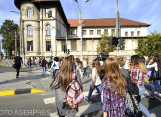 Ministrul Educației, așteptat în zadar de profesorii de la Șincai. Silvia Mușătoiu, ”revoltată” de cele întâmplate la ședința Consiliului Local