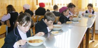 Ecaterina Andronescu vrea cantine în școli: ”Extinderea mesei calde se lovește de acest impediment”