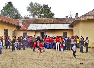 Bugetul Educației: 65 de milioane lei pentru dotarea cu containere a școlilor cu toaleta în curte