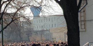 FSLI cere Senatului adoptarea urgentă a legii privind protecția profesorilor: ”Vreți școli în care există pericol?”
