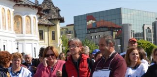 Protest în Gorj. Peste 200 de profesori au ieșit în stradă din cauza ”neajunsurilor” din învăţământ