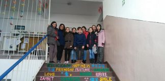 Școala din Bărăgan unde elevii și profesorii au creat ”un mic univers”: ”Unde e culoare, e și veselie”