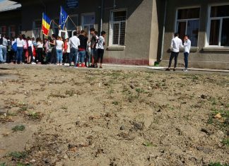Cum este școala românească: Multă birocrație, materie încărcată, lipsesc dotările – sondaj IRES