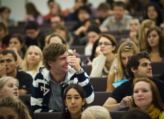 BAC 2019. Cursuri gratuite de pregătire la Română, Matematică și Informatică pentru liceeni
