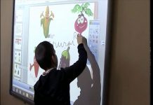Dotarea claselor cu tablă inteligentă. Andronescu: Va dura cel puţin două-trei luni până demarăm proiectul