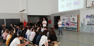 ”Be Cool-Gândește înainte”. Curs de educație rutieră pentru elevii din Cluj, susținut de piloţii unei echipe de raliuri