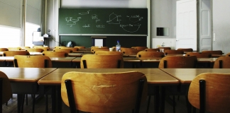 Proiect depus în Parlament: Liber pentru unul dintre părinți în zilele în care se închid școlile