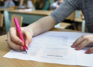 Eroare la Simularea Evaluării Naționale. Elevii unei școli din Bacău au primit la Matematică subiectele de anul trecut