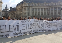 Protestul studenților din Piața Universității: ”Suntem aici pentru a beneficia de autostrăzi și noi. Vreau o schimbare”