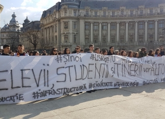 Protestul studenților din Piața Universității: ”Suntem aici pentru a beneficia de autostrăzi și noi. Vreau o schimbare”