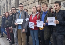 Protest ”mut” al elevilor, studenților și tinerilor, în semn de solidaritate cu magistrații VIDEO