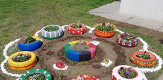 Un colț de rai, creat de elevi într-un sat din Tulcea. Învățătoarea: ”Copiii iubesc culoarea. După ce am terminat, le străluceau ochii”