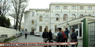 O elevă a Colegiului ”Gheorghe Lazăr” din Capitală a murit de meningită. Cursurile, suspendate vineri