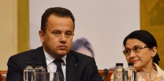 Andronescu, criticată de Liviu Pop pentru că revine la Legea Funeriu: ”E nevoie de consecvență în decizii, nu abrambureală”