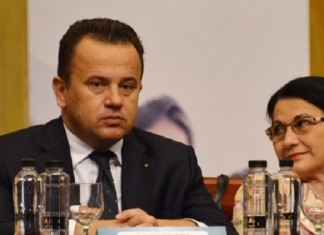 Andronescu, criticată de Liviu Pop pentru că revine la Legea Funeriu: ”E nevoie de consecvență în decizii, nu abrambureală”