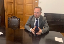 INTERVIU. Radu Szekely, consilier al ministrului Educației: ”Evaluarea trebuie făcută altfel, la clasele I-III să nu mai dăm calificative. Ierarhizarea copiilor la vârsta aceasta este artificială”