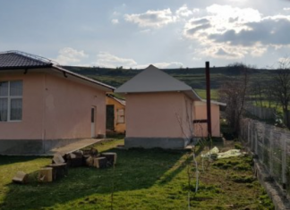 Un copil de 3 ani a murit după ce a căzut în fosa septică a unei școli din Iași. Directorul școlii a fost demis UPDATE