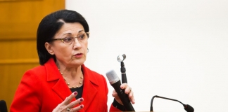 Planul de școlarizare cu locurile la liceu, trimis inspectoratelor. Andronescu: ”Cei care iau note sub 5 să nu mai fie în licee, să meargă spre școli profesionale”