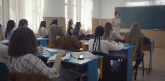 ”Fără apărare”, un scurtmetraj despre agresiunile din școală și cum sunt umiliți profesorii. Reacția părinților