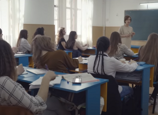 ”Fără apărare”, un scurtmetraj despre agresiunile din școală și cum sunt umiliți profesorii. Reacția părinților