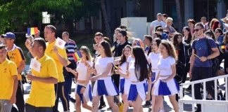 Elevii din Constanța, obligați să participe la parada de ziua orașului. Asociația Elevilor: ”O reminiscență a perioadei de dinainte de anul 1989”