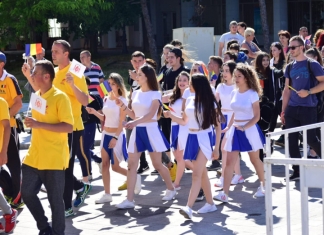 Elevii din Constanța, obligați să participe la parada de ziua orașului. Asociația Elevilor: ”O reminiscență a perioadei de dinainte de anul 1989”
