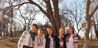 Profesoara care s-a întors în satul natal și scrie povești împreună cu elevii săi: ”Schimbarea pornește de la fiecare dintre noi”